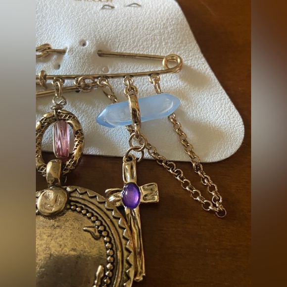 Free People Carry On Dangle Pin - Picture 6 of 8